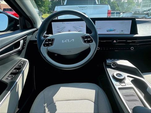 Used 2022 Kia EV6 Wind AWD/4WD image 17