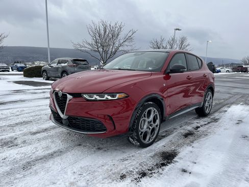 Used 2024 Alfa Romeo Tonale Ti image 9