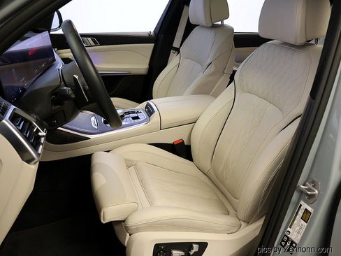 Certified 2025 BMW X7 M60i image 10