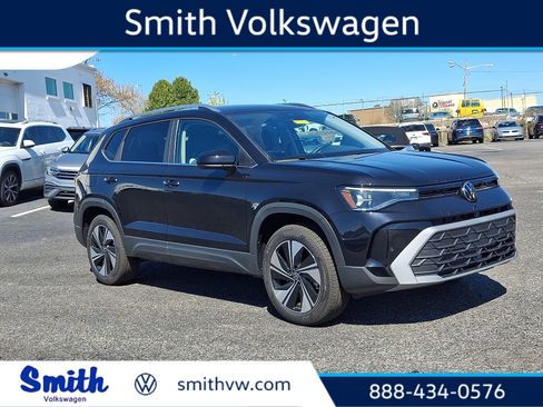 New 2026 Volkswagen Taos SE AWD/4WD image 1