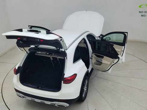 Used 2025 Mercedes-Benz GLC 300 4MATIC image 88