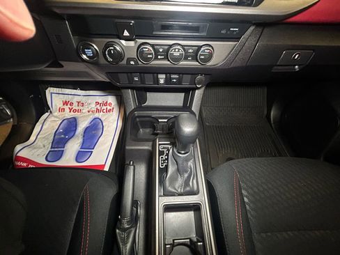 Certified 2023 Toyota Tacoma SR5 image 9