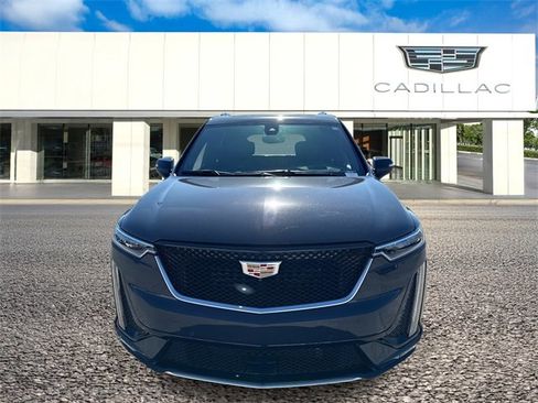 Certified 2024 Cadillac XT6 Sport w/ Platinum Package image 8