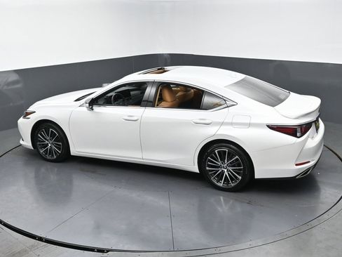 Used 2025 Lexus ES 350 w/ Premium Package image 48