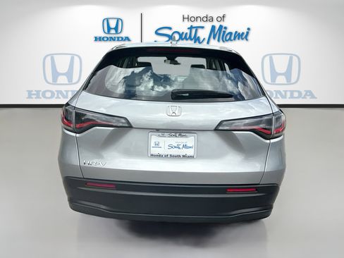 Certified 2025 Honda HR-V LX image 6