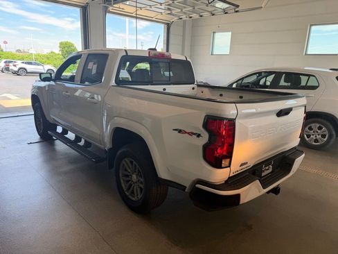 Used 2025 Chevrolet Colorado LT w/ Advanced Trailering Package AWD/4WD image 4