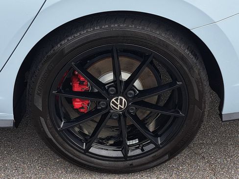 Certified 2025 Volkswagen Jetta GLI Autobahn w/ GLI Black Package FWD image 31