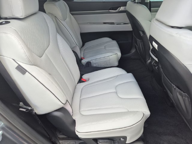 Used 2023 Hyundai Palisade SEL w/ Premium Package FWD image 25
