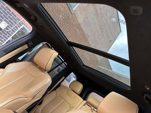 Used 2022 Jeep Grand Cherokee Summit image 12