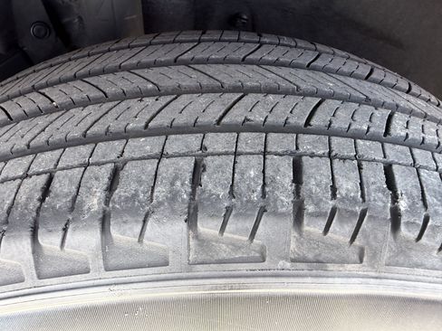 Used 2022 Toyota RAV4 XLE image 34