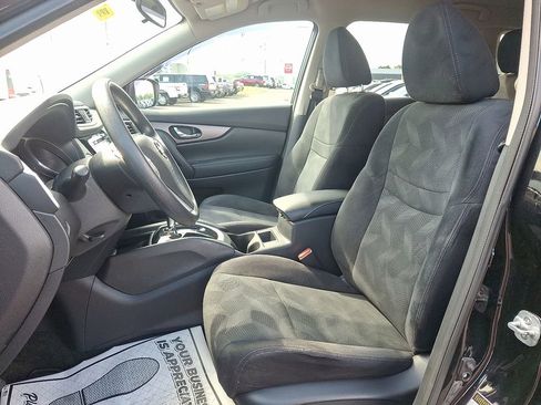 Used 2016 Nissan Rogue SV image 13