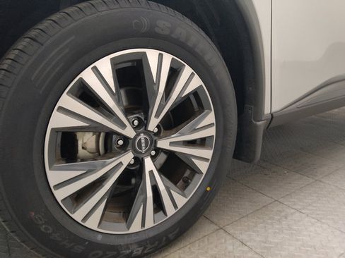 Used 2023 Nissan Rogue SV FWD image 31