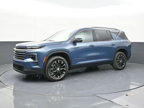 New 2026 Chevrolet Traverse LT w/ Sun and Wheel Package image 7