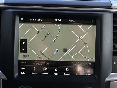 Used 2019 RAM 1500 Classic SLT w/ Luxury Group image 18