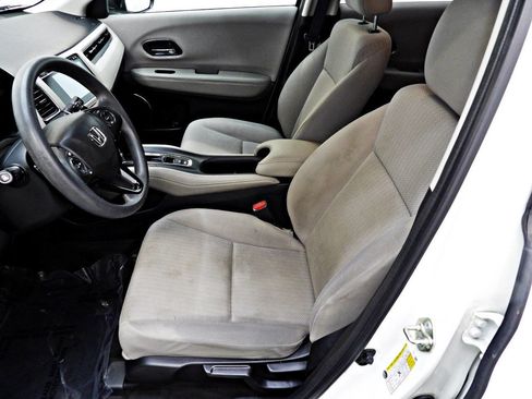 Used 2017 Honda HR-V EX image 8