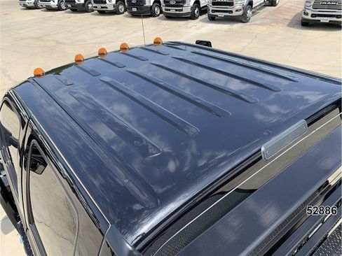 Used 2022 Ford F750 2WD Crew Cab Super Duty image 9