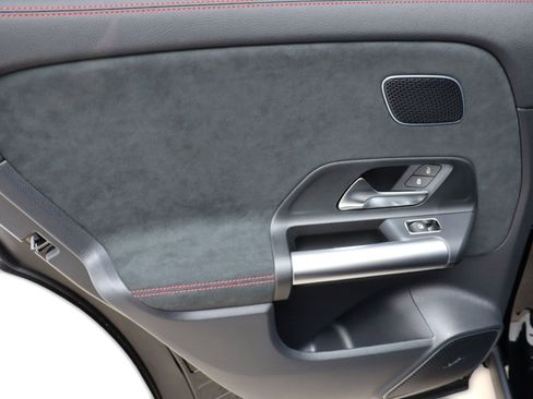 New 2025 Mercedes-Benz GLA 250 image 12