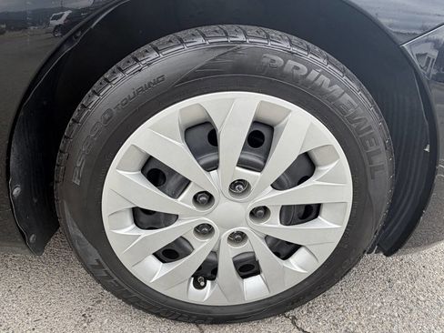 Used 2017 Hyundai Elantra GT image 17