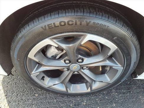 Used 2024 Chevrolet Malibu LT image 9