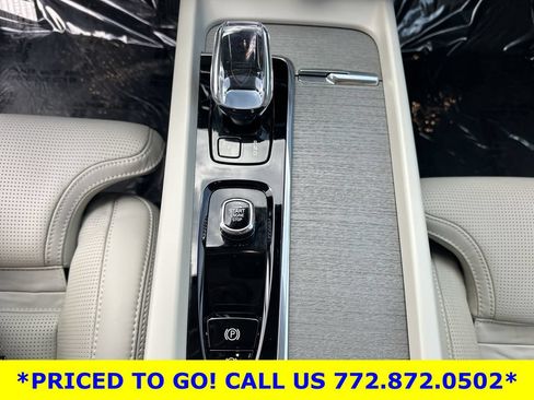 Used 2024 Volvo XC60 B5 Ultimate AWD/4WD image 21