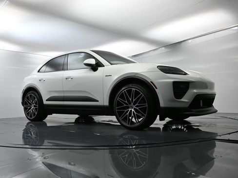 Used 2025 Porsche Macan Electric image 49
