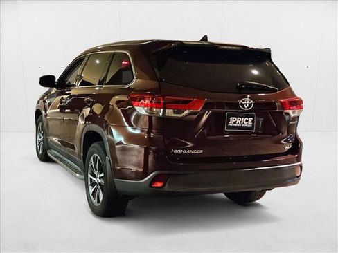 Used 2019 Toyota Highlander XLE image 7