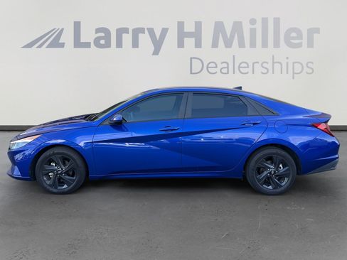 Certified 2023 Hyundai Elantra SEL FWD image 2