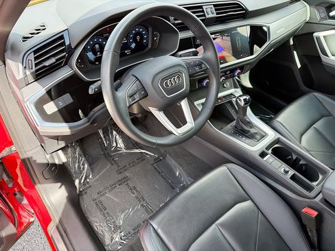 Used 2025 Audi Q3 2.0T Premium image 26