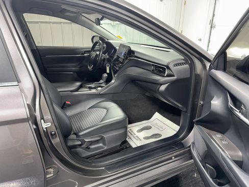 Used 2023 Toyota Camry SE FWD image 10