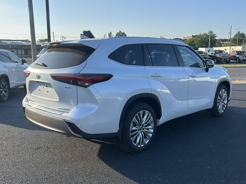 Used 2026 Toyota Highlander Platinum AWD/4WD image 5