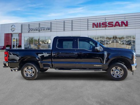 Used 2024 Ford F250 Lariat w/ FX4 Off-Road Package image 6