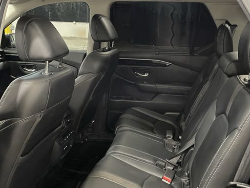 Used 2025 Honda Pilot EX-L image 14