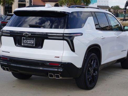 Used 2024 Chevrolet Traverse RS image 6