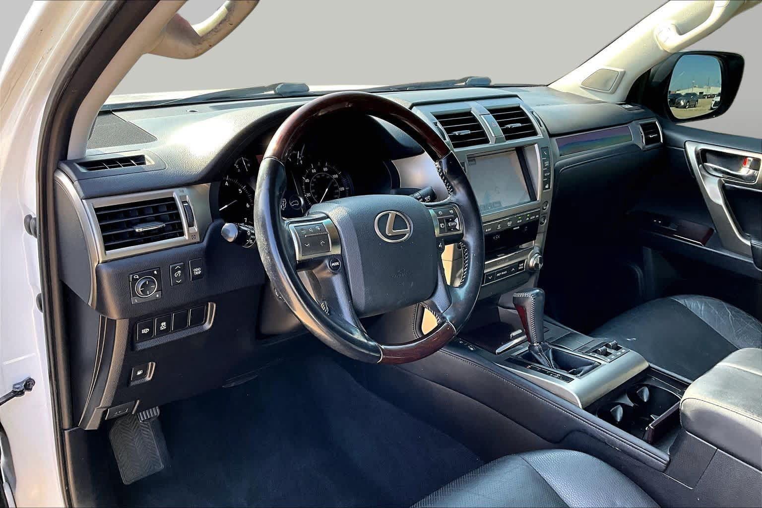 Used 2017 Lexus GX 460 Premium AWD/4WD image 18