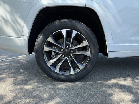 New 2025 Jeep Grand Cherokee L Overland image 27