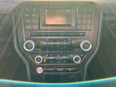 Used 2018 Ford Mustang GT w/ Black Accent Pkg image 32