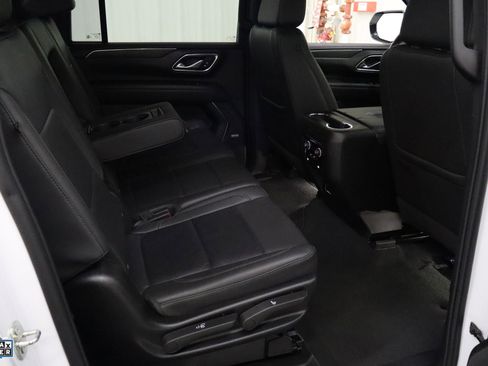 Used 2024 Chevrolet Suburban LT image 27