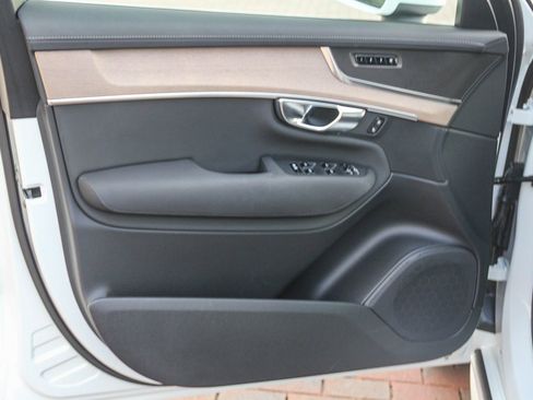 Certified 2025 Volvo XC90 B6 Core w/ Climate Package image 20