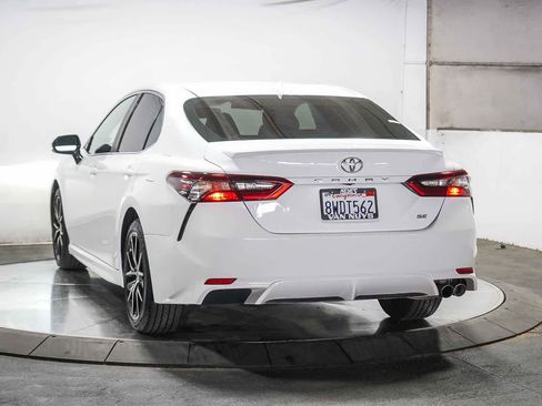 Certified 2021 Toyota Camry SE w/ Convenience Package image 5