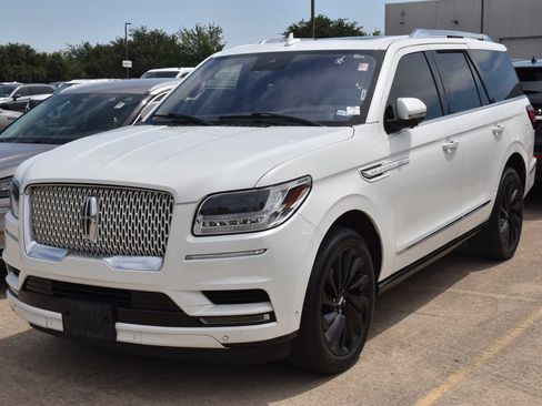 Used 2020 Lincoln Navigator Reserve w/ Equipment Group 208A Reserve AWD/4WD image 2