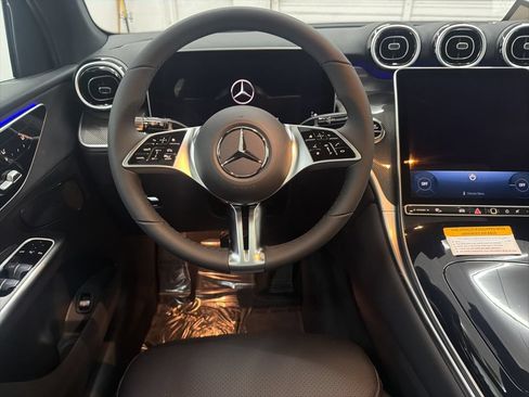 Used 2026 Mercedes-Benz GLC 300 image 21