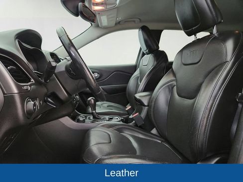 Used 2019 Jeep Cherokee Limited AWD/4WD image 10