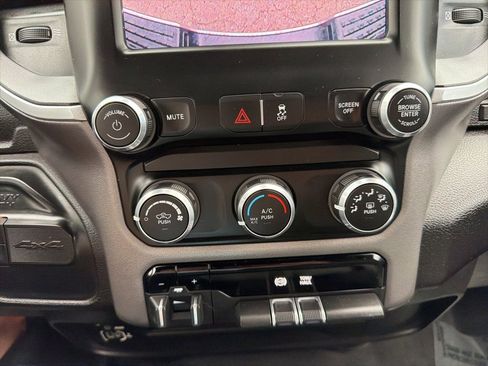 Used 2024 RAM 2500 Big Horn image 25