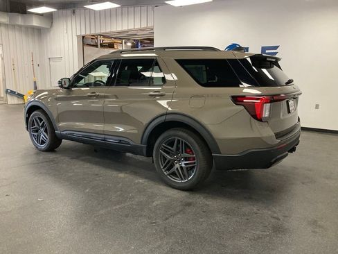 New 2026 Ford Explorer ST-Line w/ ST-Line Street Pack AWD/4WD image 7