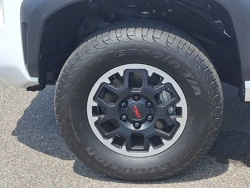 Used 2024 Toyota Tacoma TRD Off-Road AWD/4WD image 8