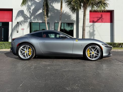 Used 2021 Ferrari Roma RWD image 21