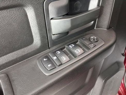 Used 2018 RAM 1500 Express w/ Express Value Package AWD/4WD image 16