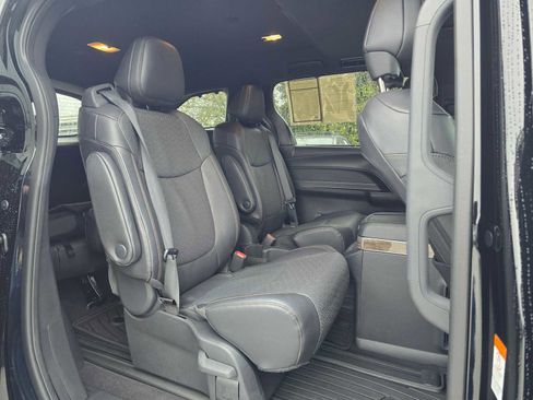 Used 2025 Toyota Sienna Platinum image 15