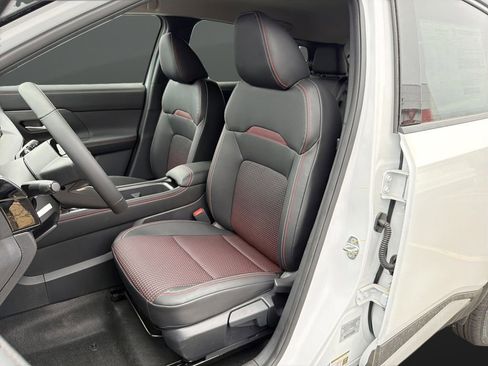 New 2026 Nissan Kicks SR image 4