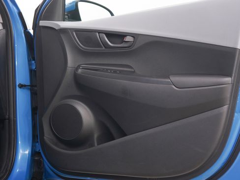 Used 2020 Hyundai Kona SE AWD/4WD image 9